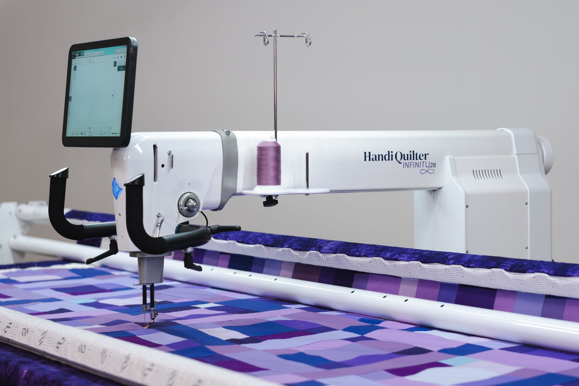 Handi Quilter - Infinity 28 Longarm